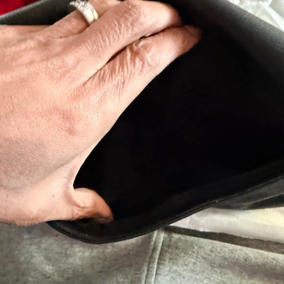 Tory Burch Black Leather Crossbody Bag - Picture 4 of 7